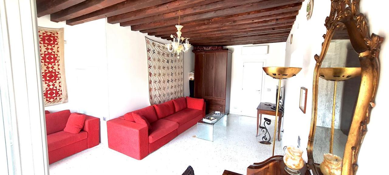 Elisabeth Waterfront Apartment Венеция Екстериор снимка