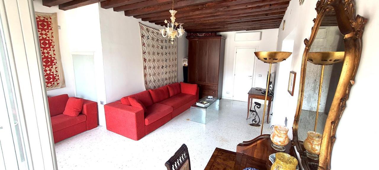 Elisabeth Waterfront Apartment Венеция Екстериор снимка