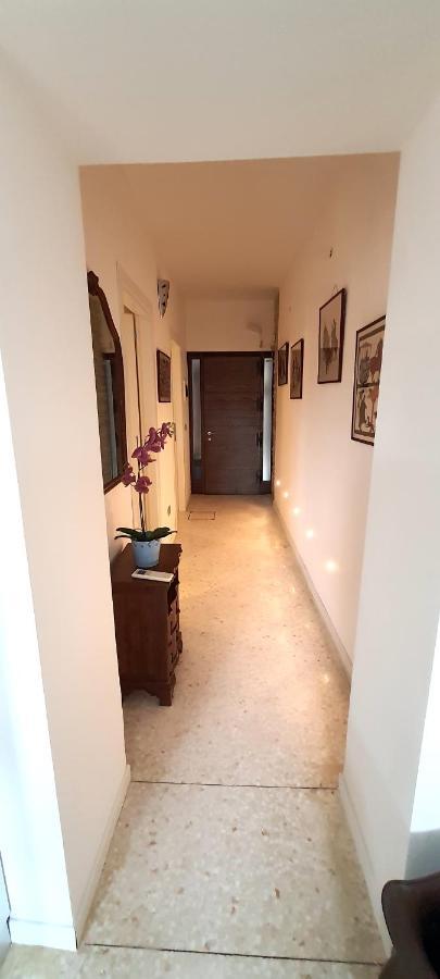 Elisabeth Waterfront Apartment Венеция Екстериор снимка