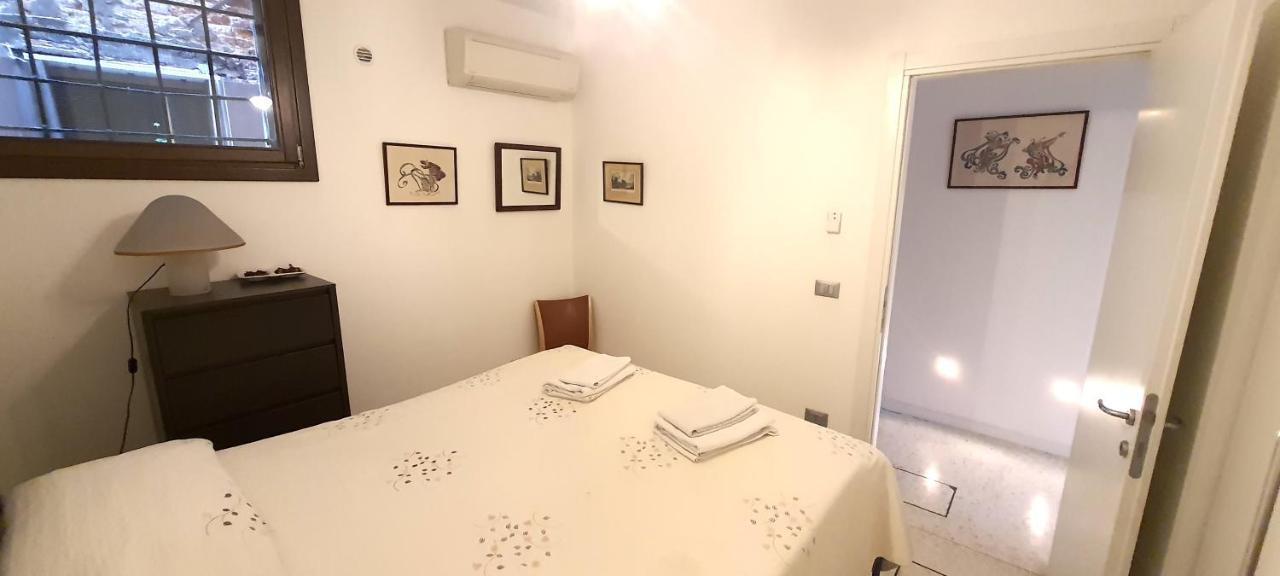 Elisabeth Waterfront Apartment Венеция Екстериор снимка