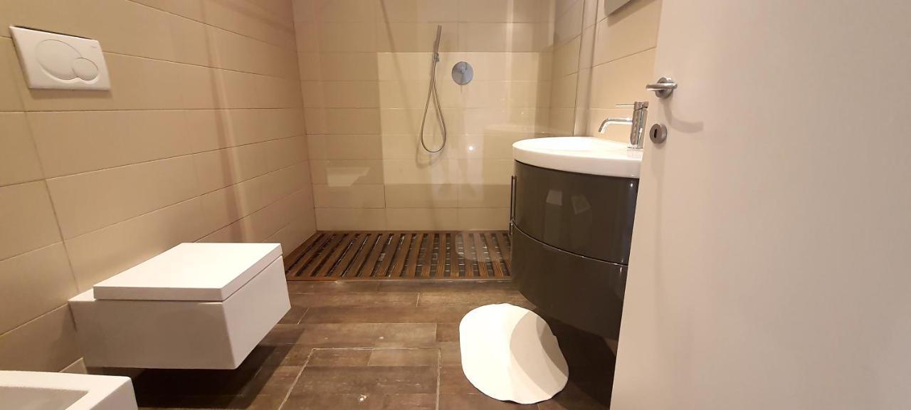 Elisabeth Waterfront Apartment Венеция Екстериор снимка