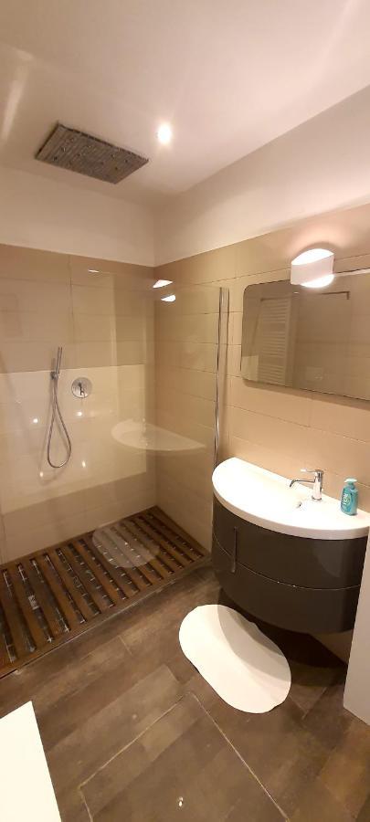 Elisabeth Waterfront Apartment Венеция Екстериор снимка