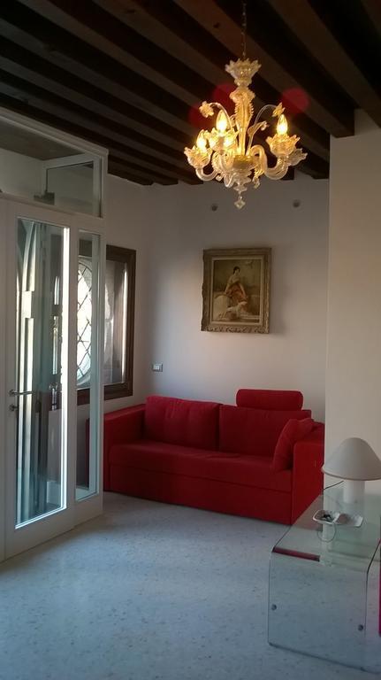 Elisabeth Waterfront Apartment Венеция Екстериор снимка