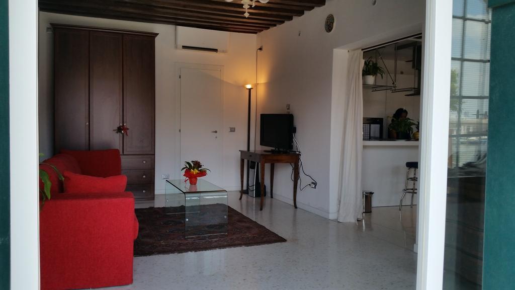 Elisabeth Waterfront Apartment Венеция Екстериор снимка