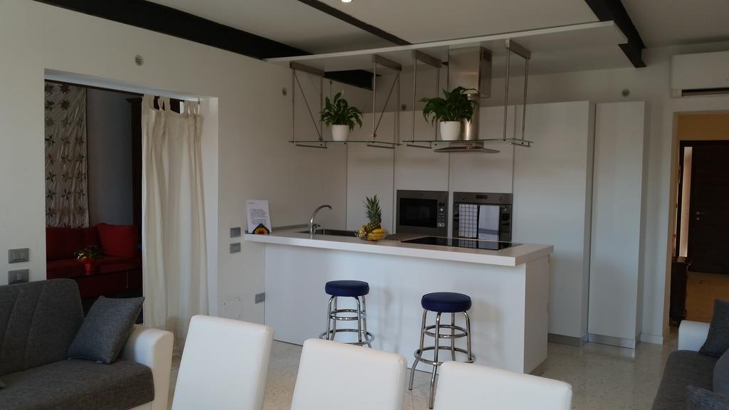 Elisabeth Waterfront Apartment Венеция Екстериор снимка