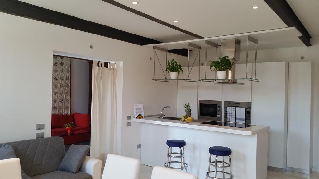 Elisabeth Waterfront Apartment Венеция Екстериор снимка
