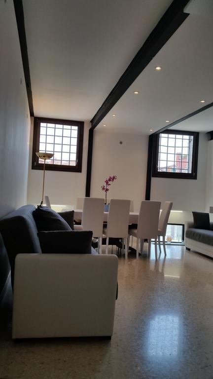 Elisabeth Waterfront Apartment Венеция Екстериор снимка